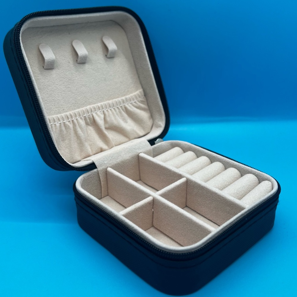 ✨ Travel Jewelry Case ✨